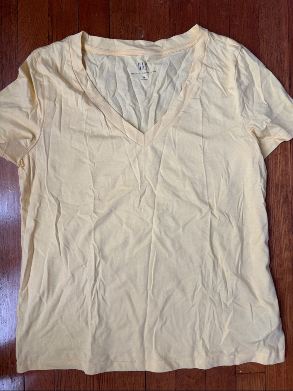 GAP Women's Light Yellow V-Neck Short Sleeve Tee